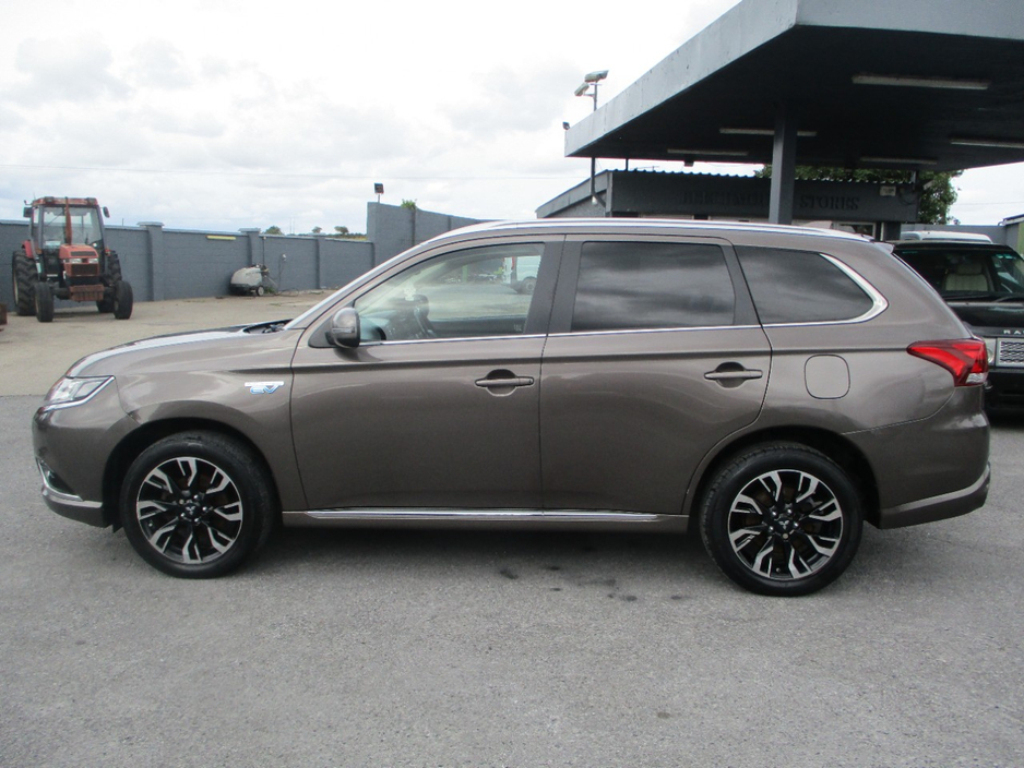 2017 Mitsubishi Outlander 2L Petrol Plug-in Hybrid For Sale Images