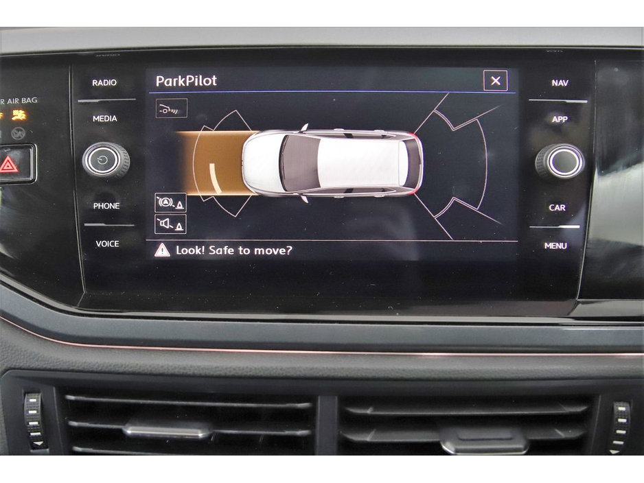 Volkswagen Polo 1.0 TSI DSG COMFORTLINE *CARPLAY*ANDROID*REVERSE CAM*PARK SENSORS* — thumbnail 24