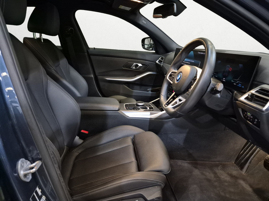 BMW 3 Series Estate 330E M Sport Hybrid — thumbnail 18