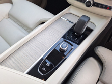 2023 Volvo XC60 2L Petrol Plug-in Hybrid For Sale Images