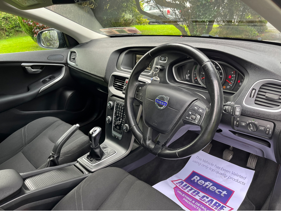 2016 Volvo V40 2L Petrol For Sale Images