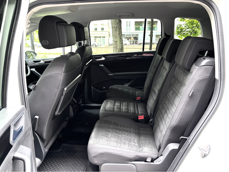 2018 Volkswagen Touran 1.4L Petrol For Sale Images