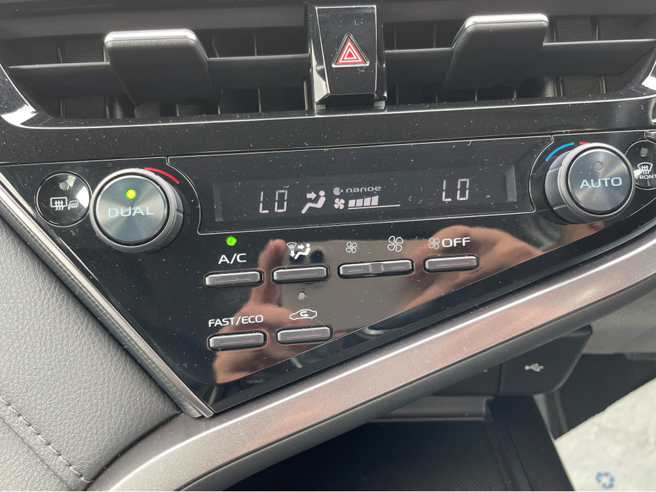 2022 Toyota Camry 2.5L Petrol Hybrid For Sale Images