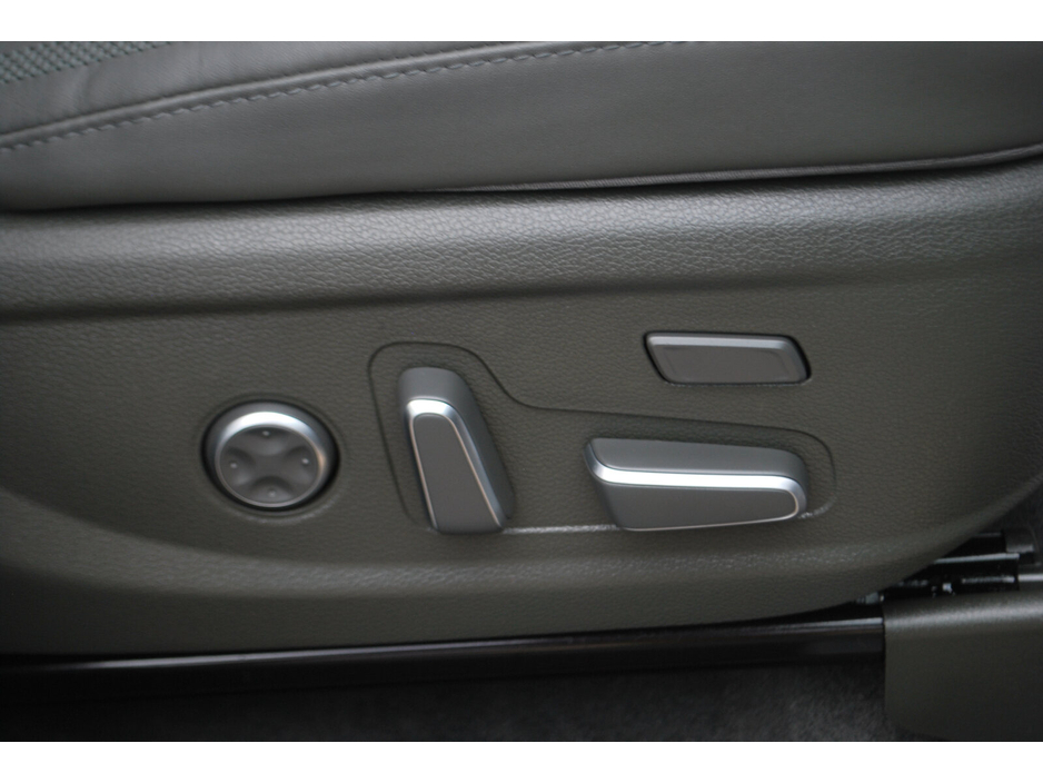 2023 Hyundai Santa Fe 1.6L Petrol Plug-in Hybrid For Sale Images