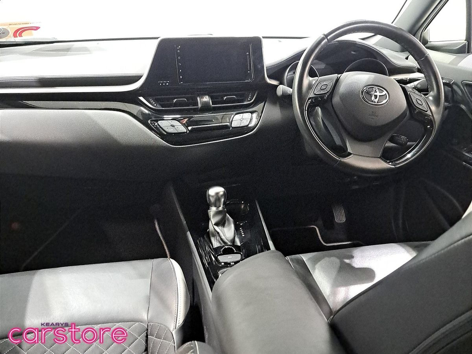 Toyota C-HR 1.8 hybrid — thumbnail 11