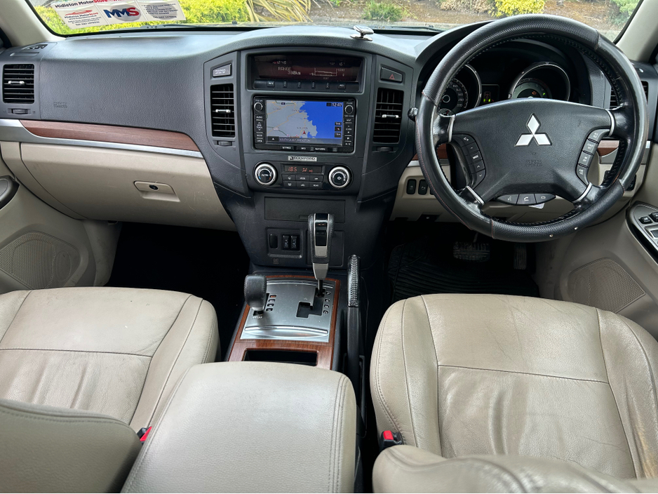 2014 Mitsubishi Pajero 3.2L Diesel For Sale Images