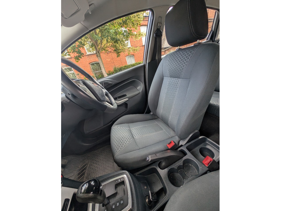 Ford Fiesta TITANIUM 1.4 96PS 5DR A AUTO — thumbnail 13