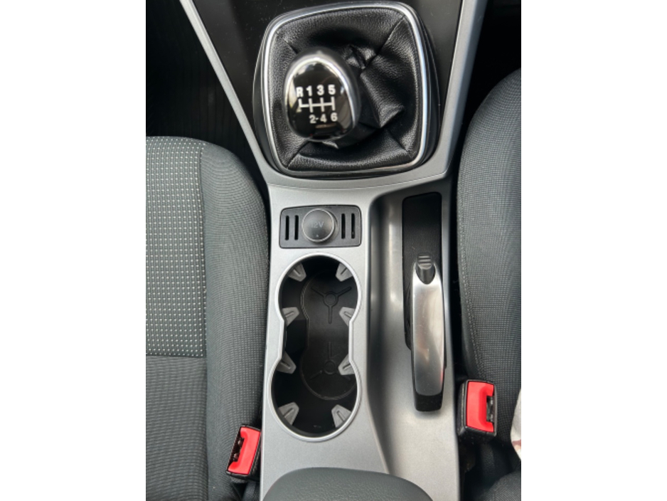 Ford C-Max 1.0 ZETEC ECOBOOST 125PS 5DR — thumbnail 9