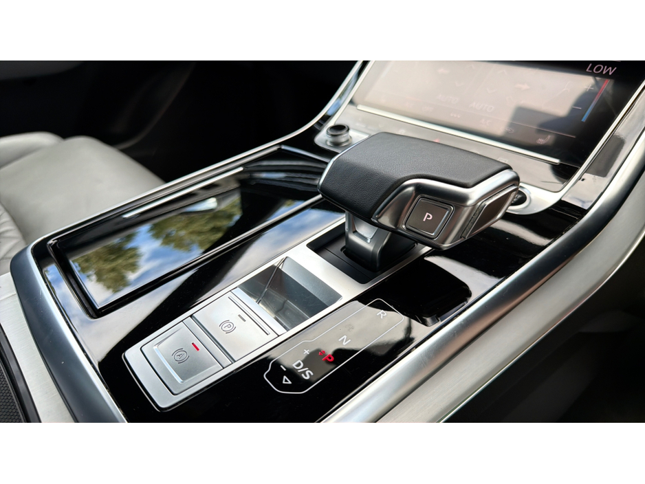 2023 Audi Q8 3L Diesel For Sale Images