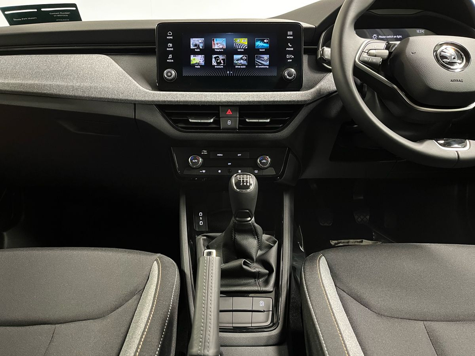 Skoda Kamiq Selection 1.0TSI 115HP - Parking Sensors - Climate Control - Cruise Control - Auto Lights/Wipers - Apple CarPlay/Android Auto — thumbnail 19