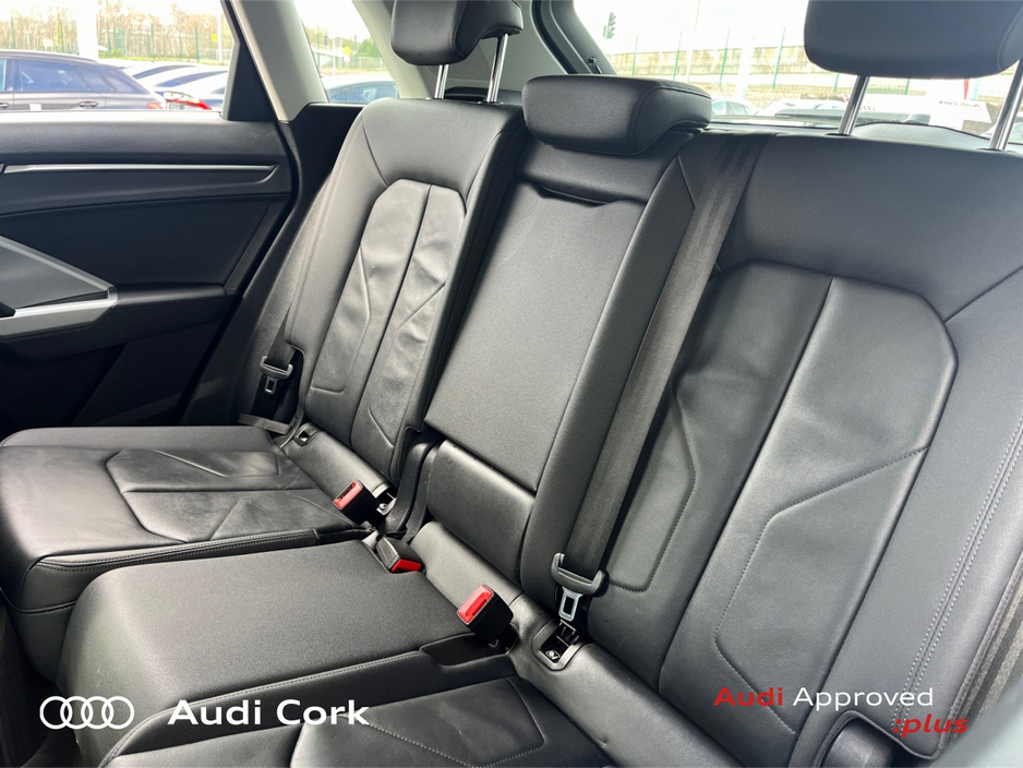 Audi Q3 35TDI 150BHP SE AUTOMATIC WITH COMFORT PACK, HIGH BEAM ASSIST & AMBIENT LIGHTING — thumbnail 13