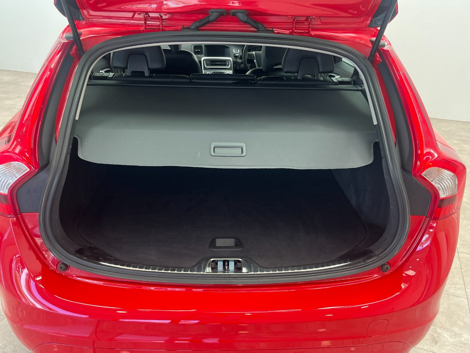 2017 Volvo V60 2L Diesel For Sale Images