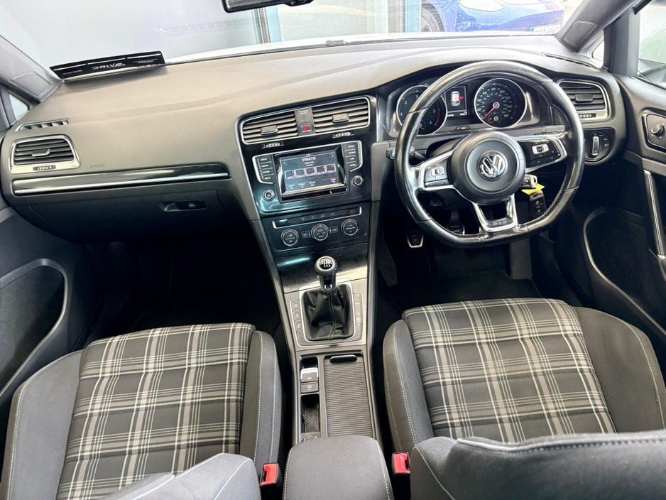2014 Volkswagen Golf 2L Diesel For Sale Images
