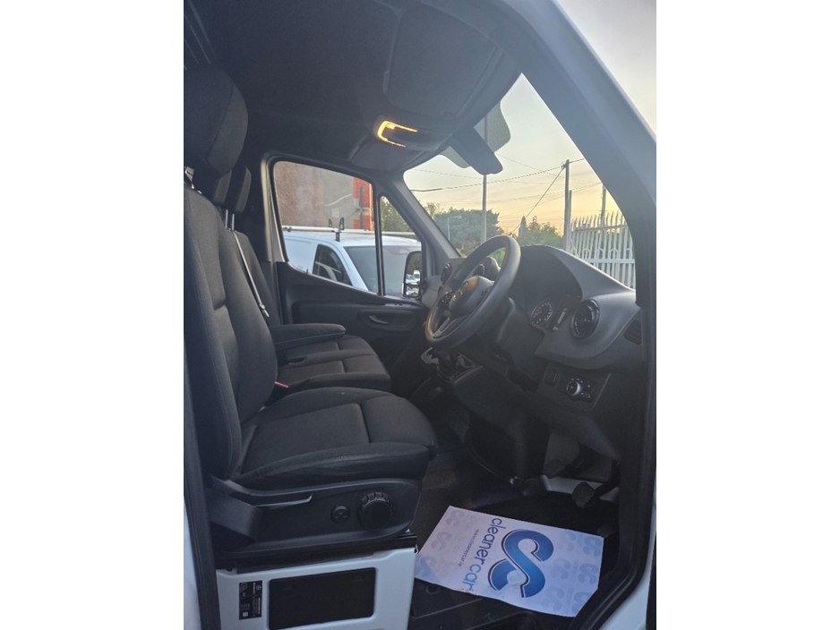 2023 Mercedes-Benz Sprinter 2L Diesel For Sale Images