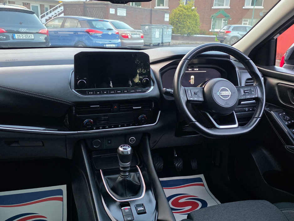 Nissan Qashqai 1.3 PET MILD HYBRID SV PREMIUM — thumbnail 24