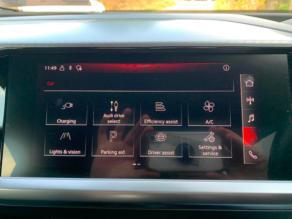 Audi Q4 e-tron E-TRON SPORT 35 EV AUTO // ONE OWNER // FULL SERVICE HISTORY // STUNNING CONDITION // 08/27 NCT AND €120 ROAD TAX // REVERSE CAMERA, HEATED SEATS AND — thumbnail 22