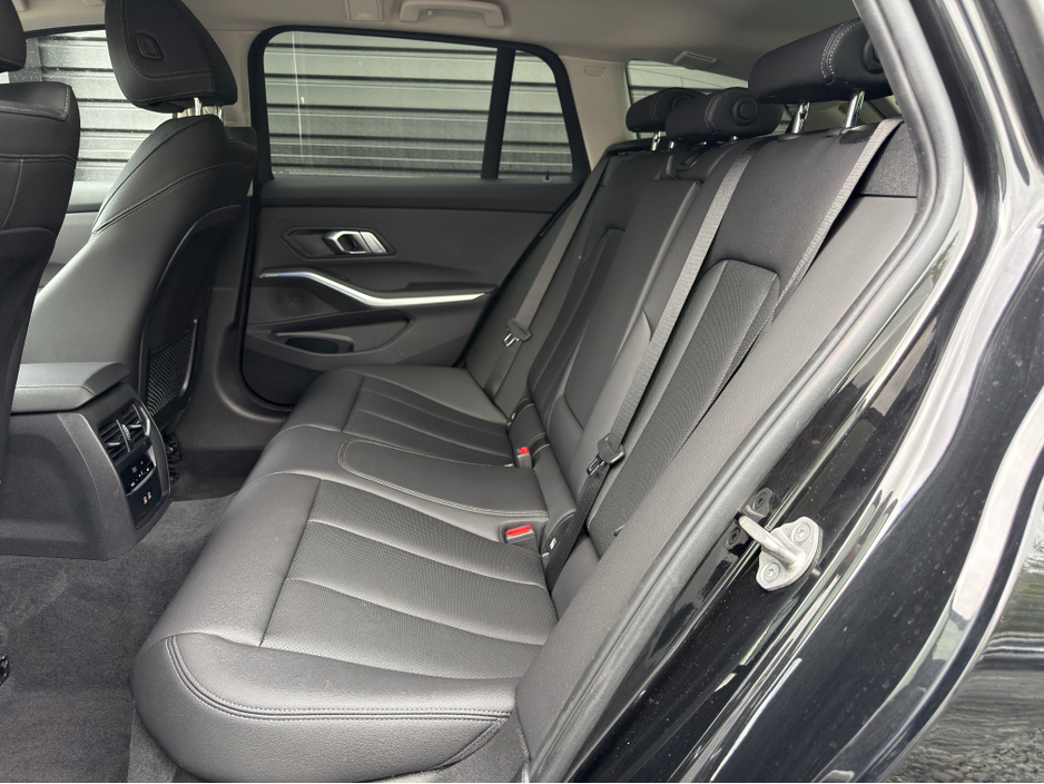 BMW 3 Series SPORT AUTO — thumbnail 16