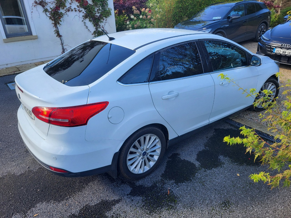 Ford Focus TITANIUM 1.6 TDCI 95PS 4DR — thumbnail 4