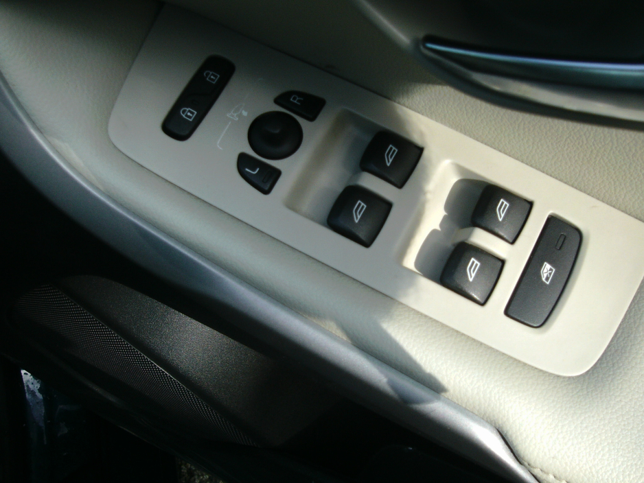2014 Volvo V40 1.6L Diesel For Sale Images