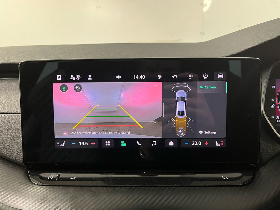 Skoda Octavia Sportline DSG 2.0TDI 150BHP - Reversing Camera - Ambient Lighting - Climate Control - Heated Seats - Keyless Start - Apple CarPlay/Android Auto — thumbnail 15