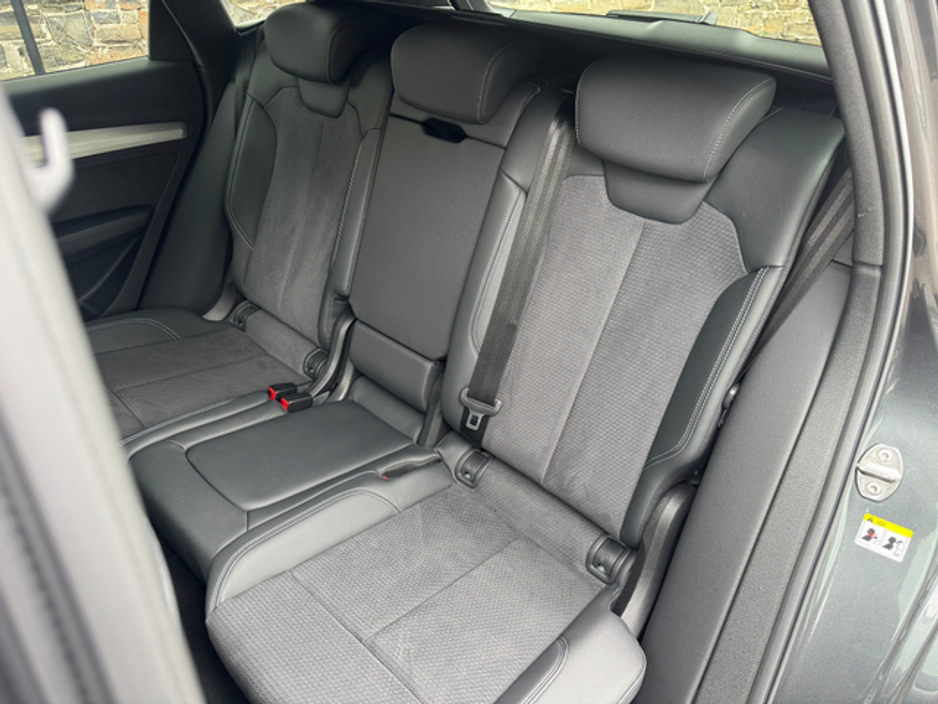 2023 Audi Q5 2.0L Petrol Plug-in Hybrid For Sale Images
