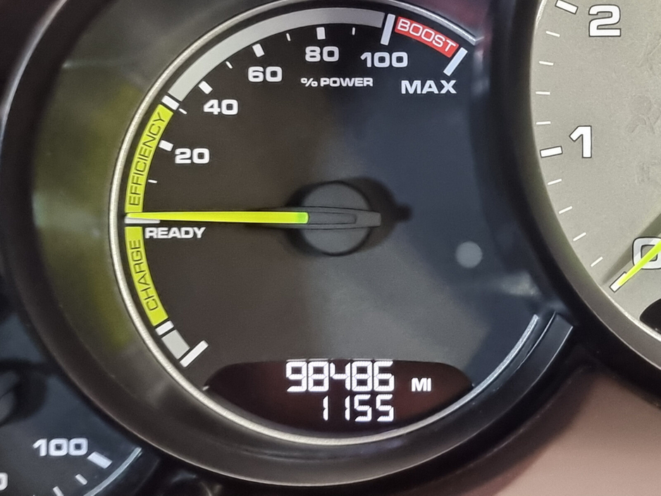 2015 Porsche Cayenne 3L Petrol Plug-in Hybrid For Sale Images