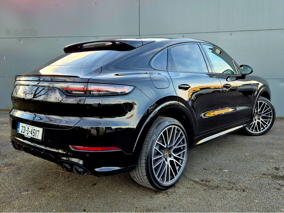 2023 Porsche Cayenne 3.0L Petrol Plug-in Hybrid For Sale Images
