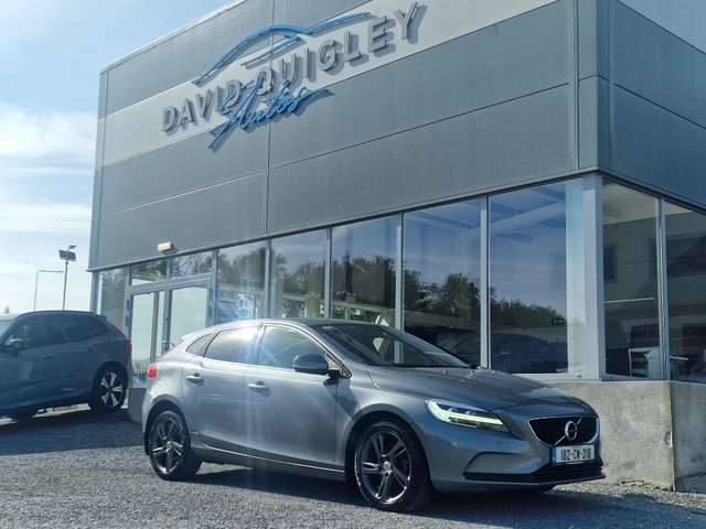 2018 VOLVO V40 D2 MOM ED 5DR