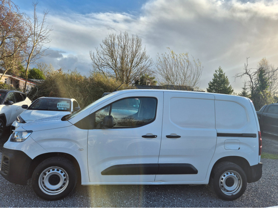 2023 Fiat Doblo 1.5L Diesel For Sale Images