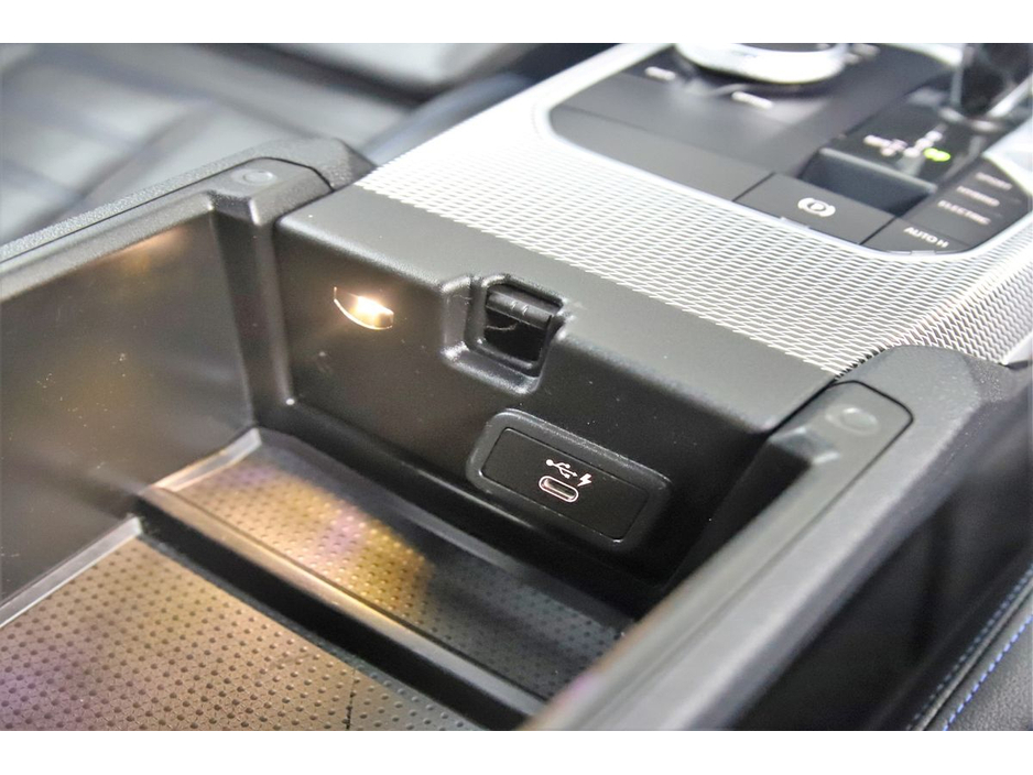 BMW 3 Series 330E M SPORT PHEV *360 PAN CAM*LOW TAX* — thumbnail 23