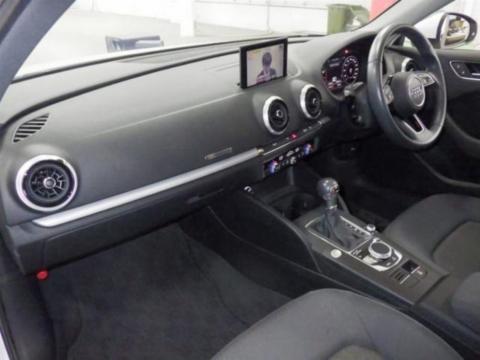 Audi A3 1.4 AUTOMATIC - FACTORY ALLOYS - REAR CAMERA — thumbnail 3
