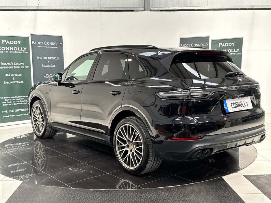 2022 Porsche Cayenne 3L Petrol Plug-in Hybrid For Sale Images