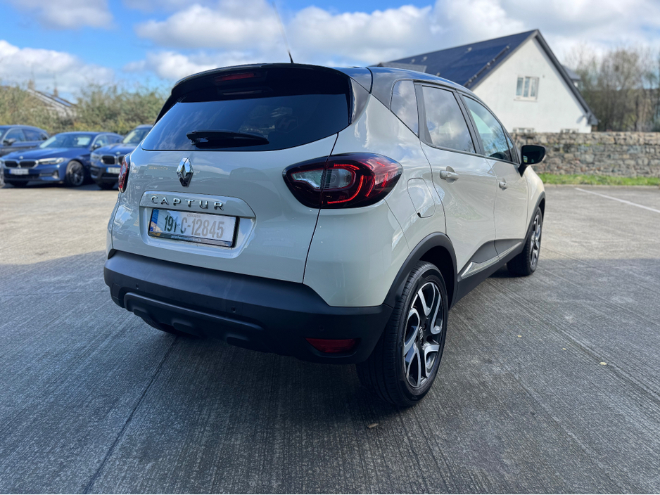 Renault Captur TCE ICONIC 90PS 5DR — thumbnail 4