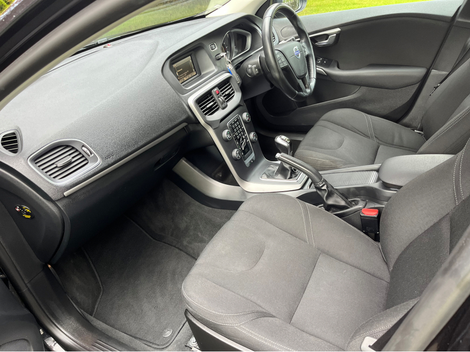 2016 Volvo V40 2L Petrol For Sale Images