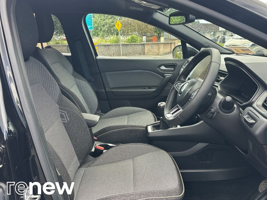 2025 Renault Captur 1L Petrol For Sale Images