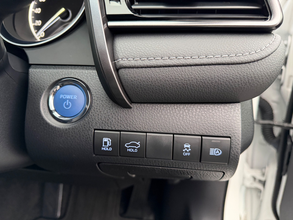 2023 Toyota Camry 2.5L Petrol Hybrid For Sale Images