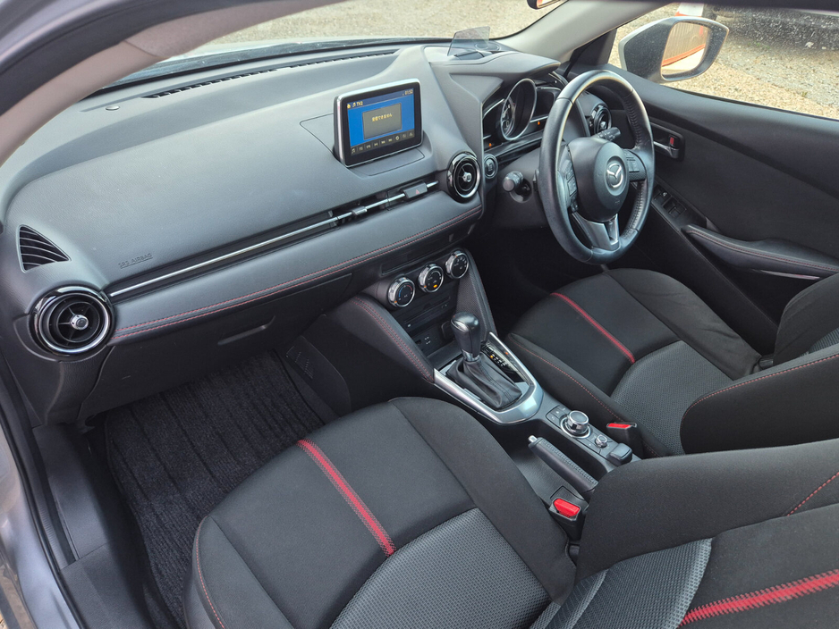 Mazda Demio — thumbnail 9