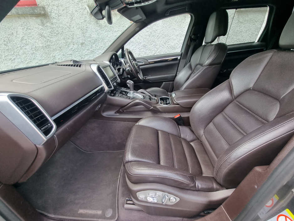 2015 Porsche Cayenne 3L Petrol Plug-in Hybrid For Sale Images