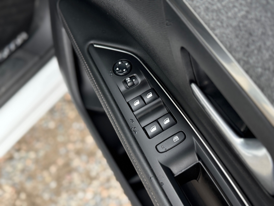2020 Peugeot 5008 1.5L Diesel For Sale Images