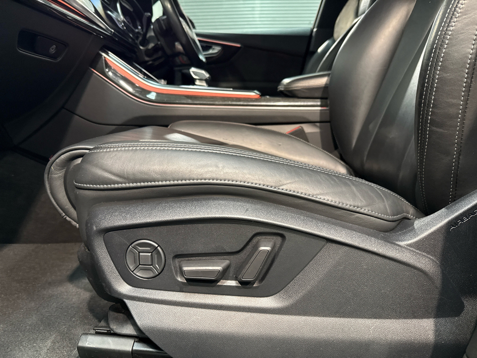 2021 Audi Q7 3L Petrol Plug-in Hybrid For Sale Images