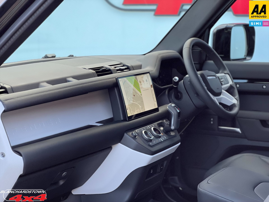 2025 Land Rover Defender 3.0L Diesel For Sale Images