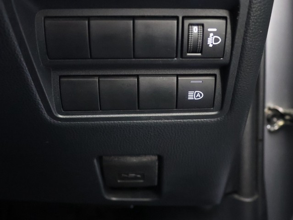Toyota Yaris Luna Hybrid — thumbnail 19