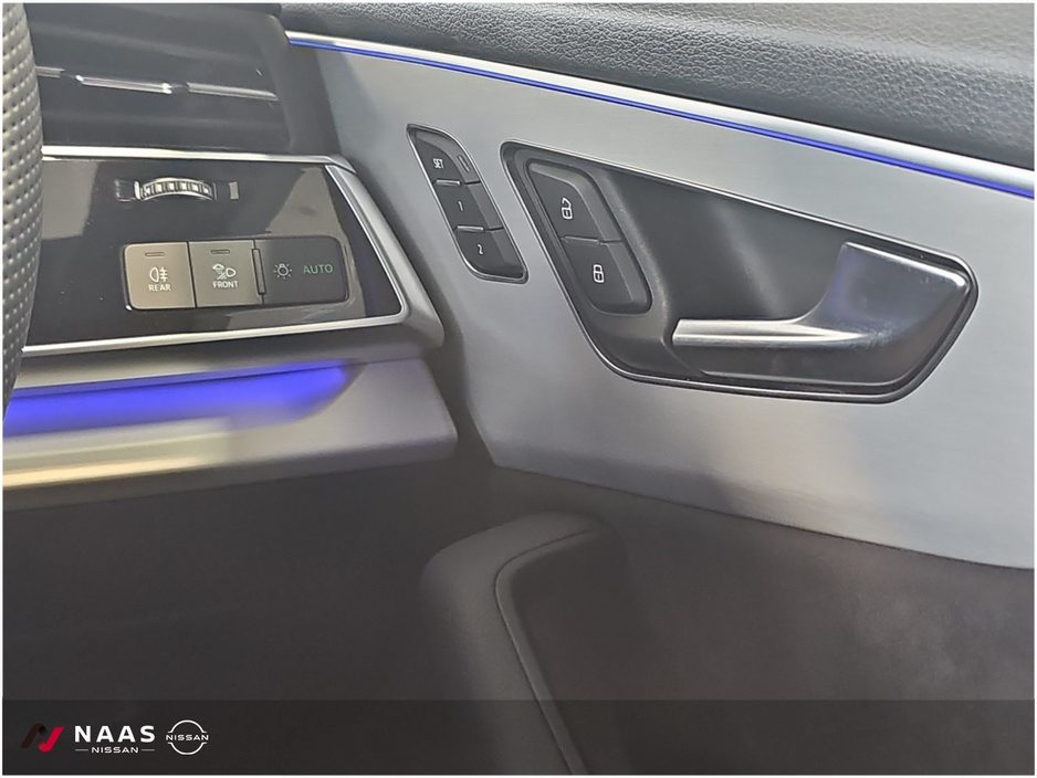 2025 Audi Q7 3L Petrol Plug-in Hybrid For Sale Images
