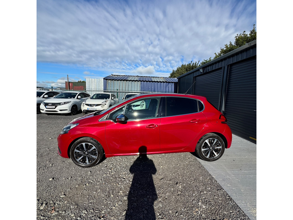 Peugeot 208 — thumbnail 11