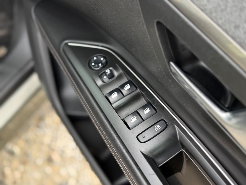 2018 Peugeot 5008 1.6L Diesel For Sale Images