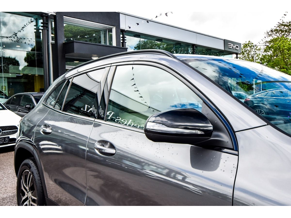 Mercedes-Benz GLA Class 180d Progressive Night Pack Auto — thumbnail 11