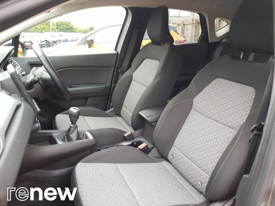 2022 Renault Captur 1.0L Petrol For Sale Images