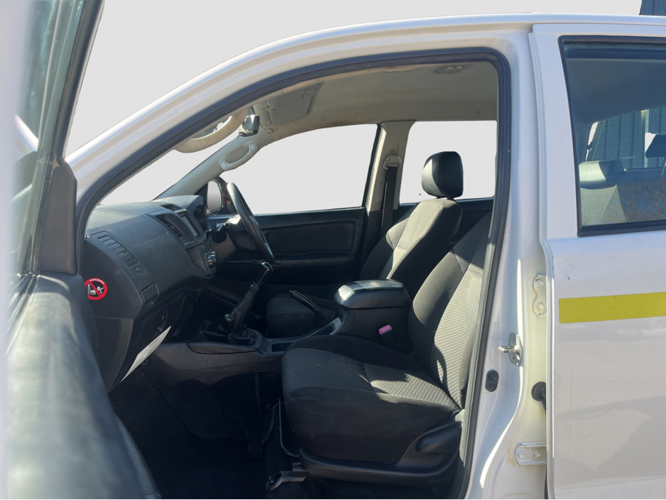 2016 Toyota Hilux 2.5L Diesel For Sale Images