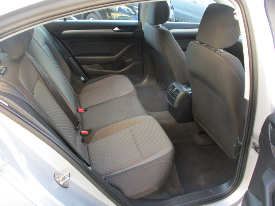 2018 Volkswagen Passat 1.6L Diesel For Sale Images