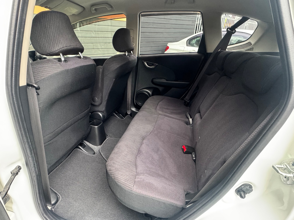 Honda Fit 1.3 HYBRID 5DR AUTO — thumbnail 13